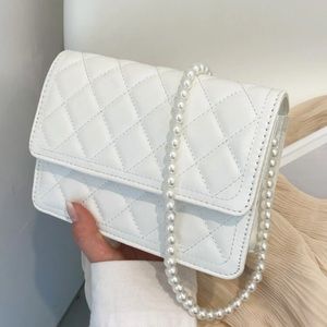 SHEIN Faux Pearl Quilted Crossbody Bag